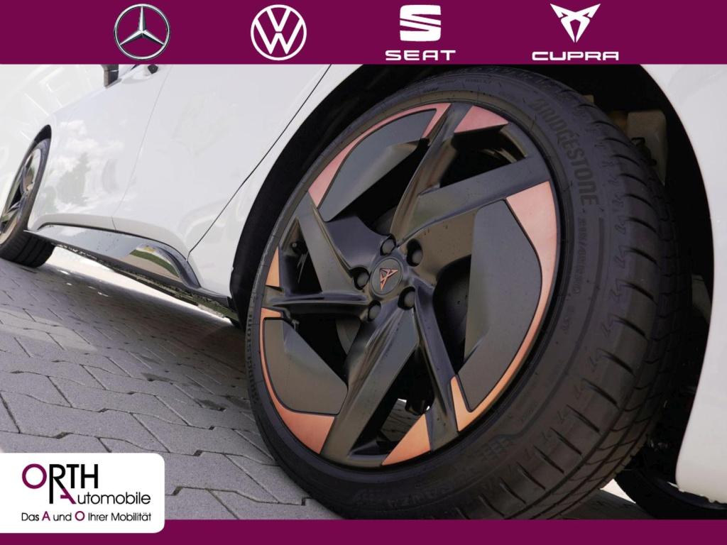Born 150 kW (204 PS) 58 kW Massage HUD S-Sitz Sou