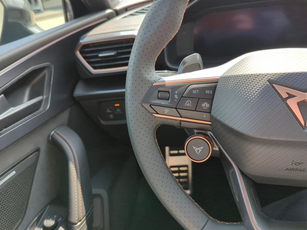Leon SP 1.5eTSI 150PS DSG MATRIX+SENNHEISER+PANO+KAMERA