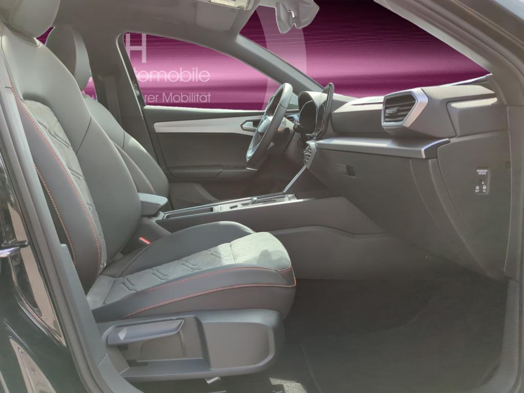 Leon FR 2.0TDI DSG+PANO+NAVI+SHZ+KESSY+PDC+LED