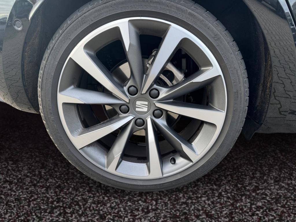 Leon FR 2.0TDI DSG+NAVI+KESSY+RFK+PDC LED SpurH