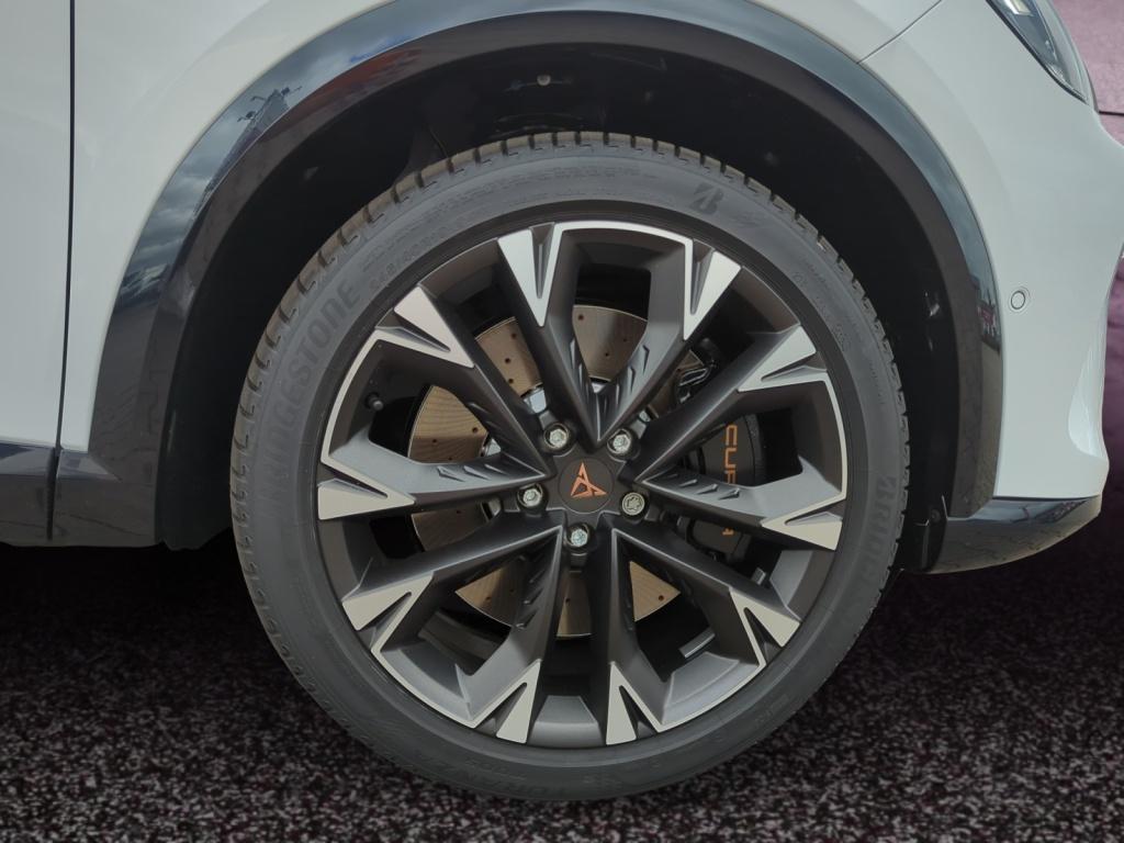 Formentor VZ 2.0 TSI DSG 4Drive+AHK+MATRIX+PANO