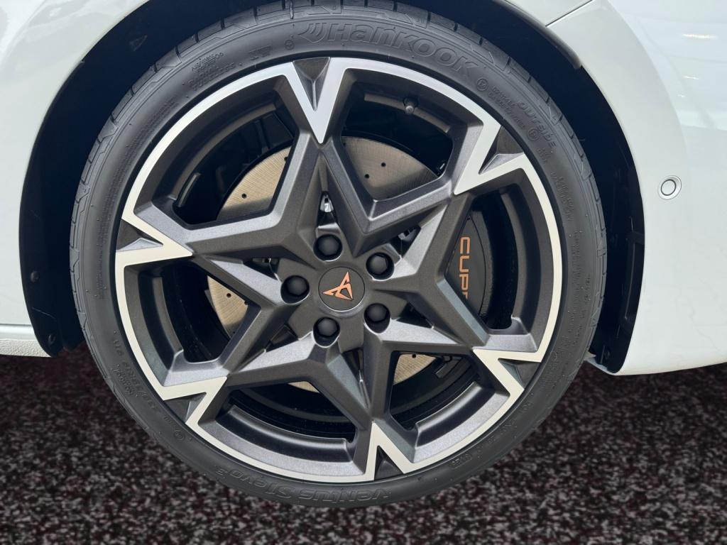 Leon 2.0 TSI VZ 4DR. DSG+SENNH.+AHK+MATRIX+PANNO