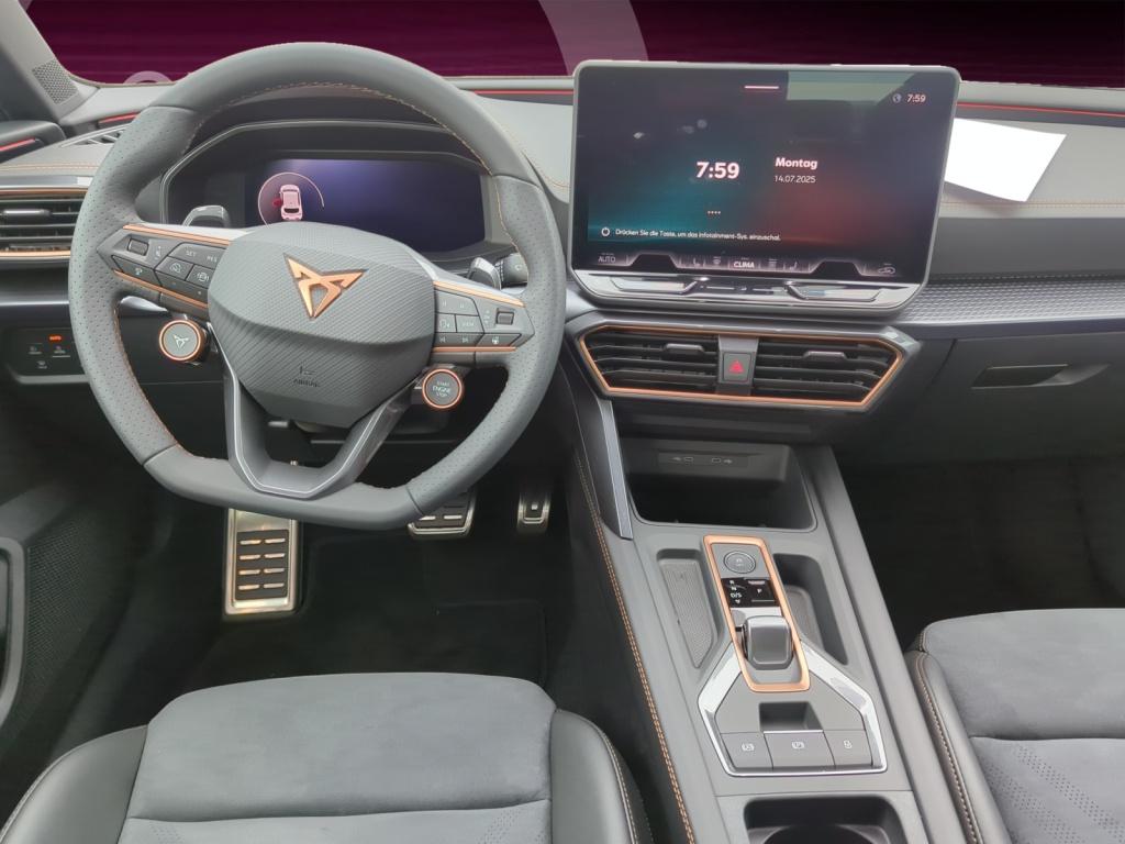 Leon 1.5 eTSI DSG+NAVI+DYNAMIC+SENNHEISER ACC LM