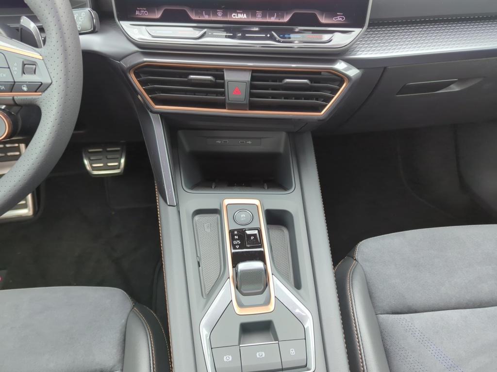 Leon 1.5 eTSI DSG+NAVI+DYNAMIC+SENNHEISER ACC LM