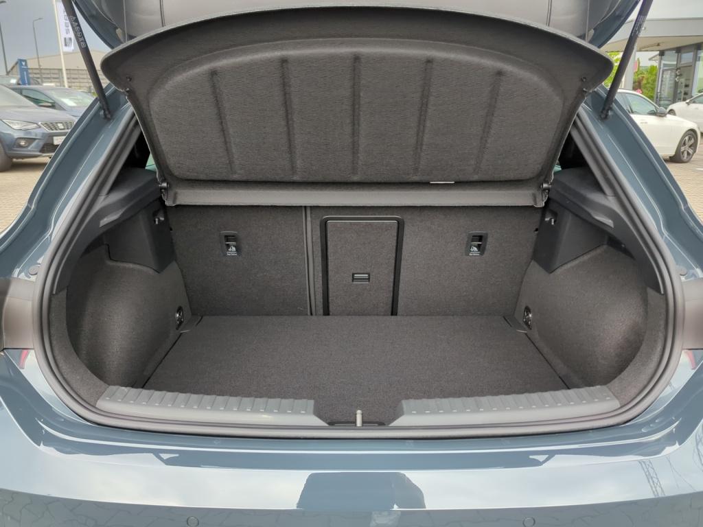 Leon 1.5 eTSI DSG+NAVI+DYNAMIC+SENNHEISER ACC LM