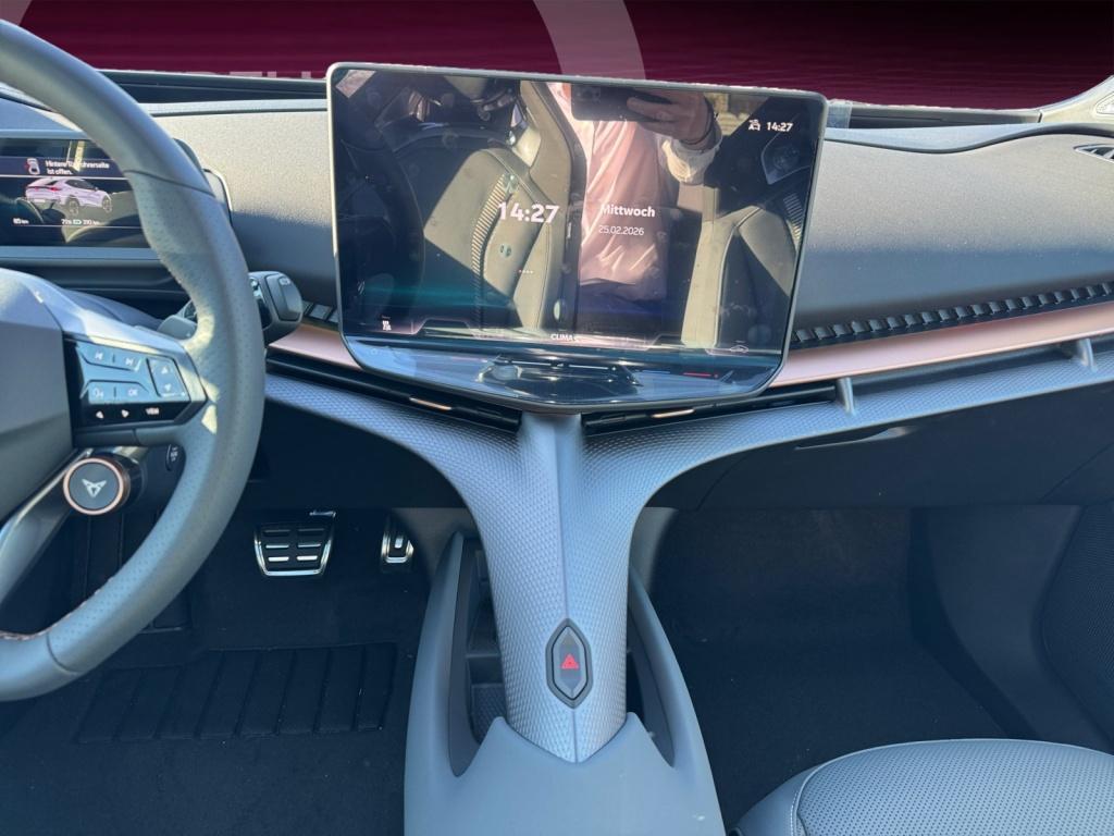 Tavascan 250 kW 4Drive VZ 360 ACC AUT HUD Kam.