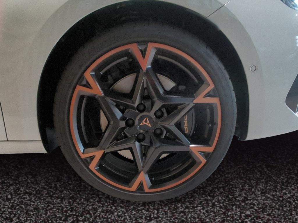 Leon SP VZ 1.5 e-Hyb. MATRIX+SENNHEISER+AHK+LED