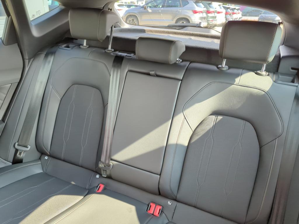 Formentor 1.5eHyb 204PS DSG+PANO+SENNHEISER+NAV+ACC