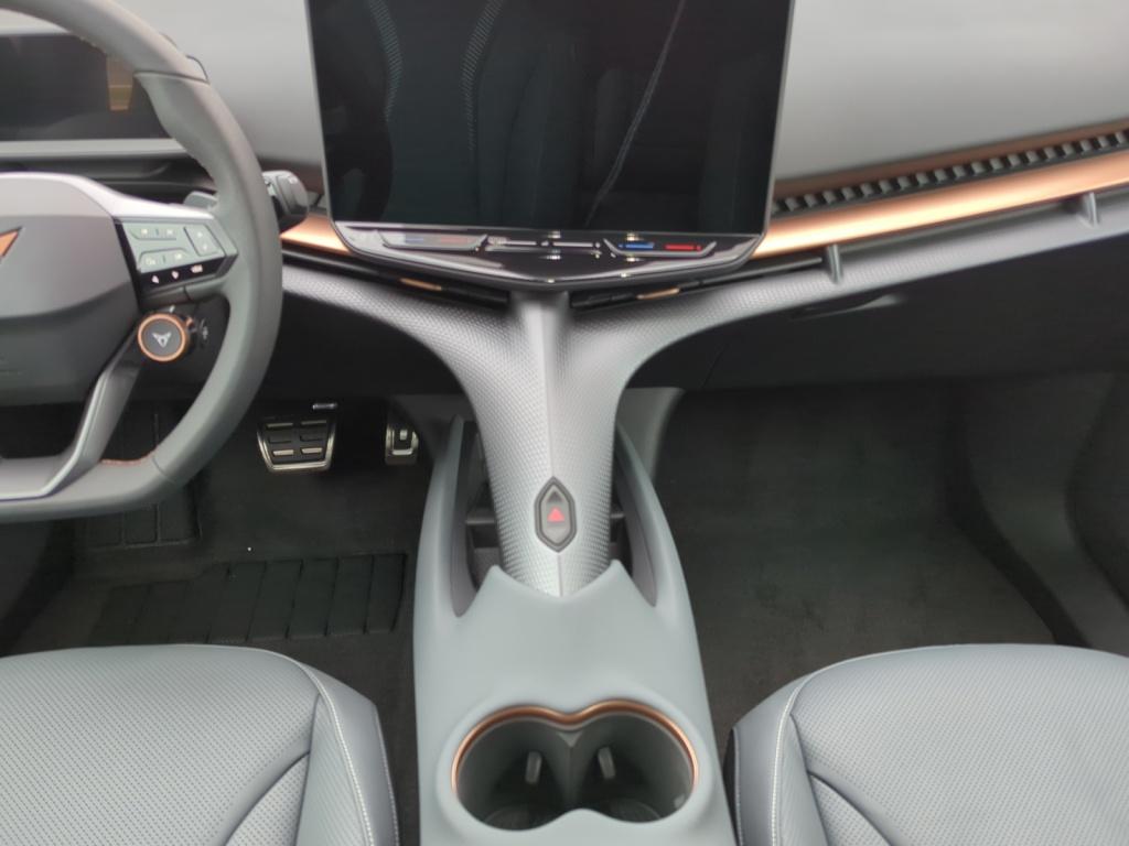 Tavascan 340PS 4Drive VZ 360 ACC AUT Bel.Sitz LM