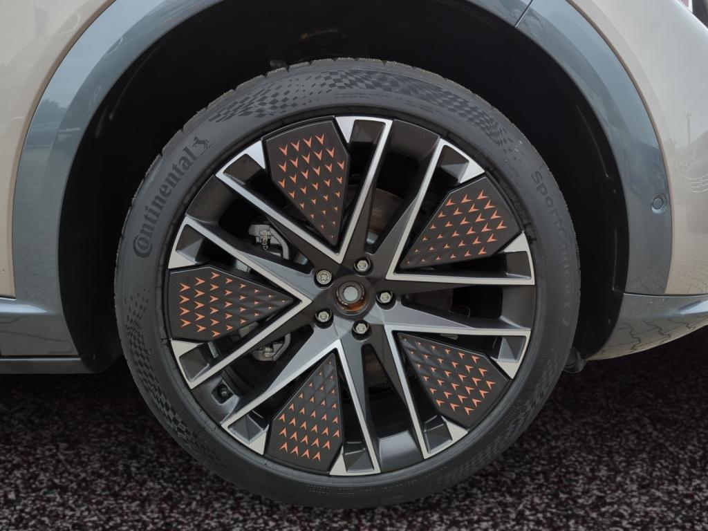 Tavascan 340PS 4Drive VZ 360 ACC AUT Bel.Sitz LM