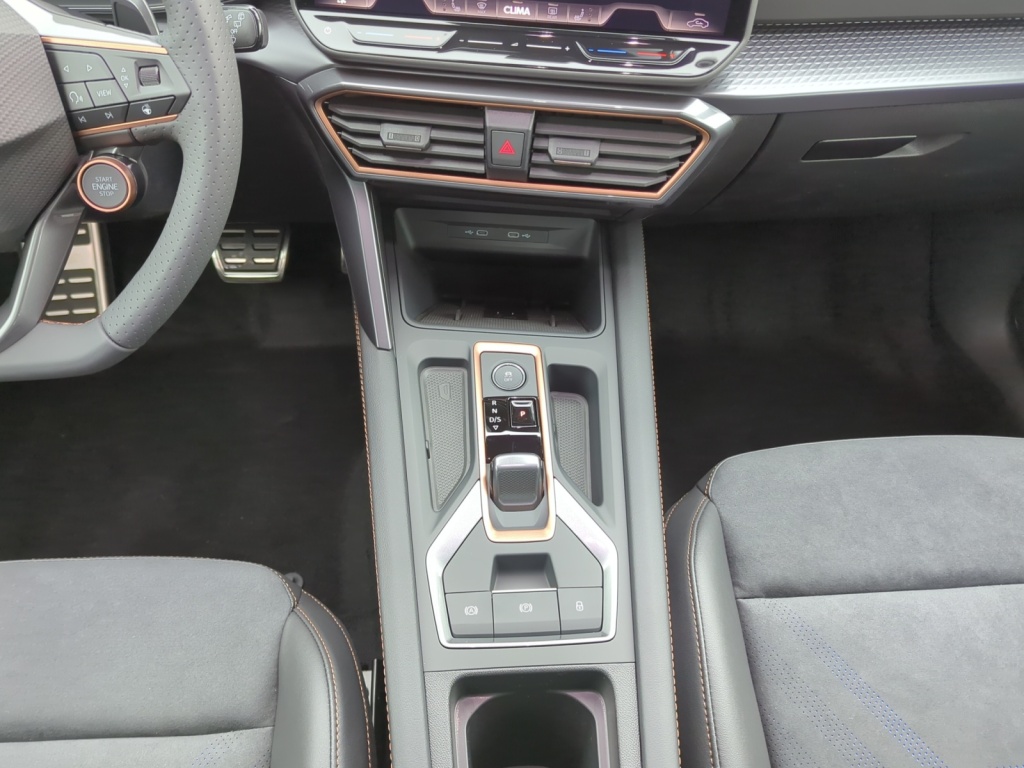 Leon SP 1.5 e-HYB VZ 272PS MATRIX+SENNH+AHK+ACC