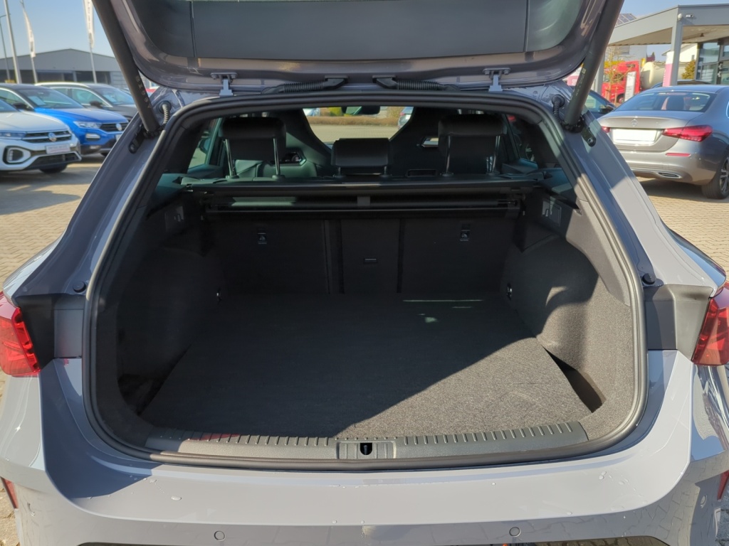 Leon SP VZ 1.5 e-HYB 272PS DSG MATRIX+SENNH+ACC