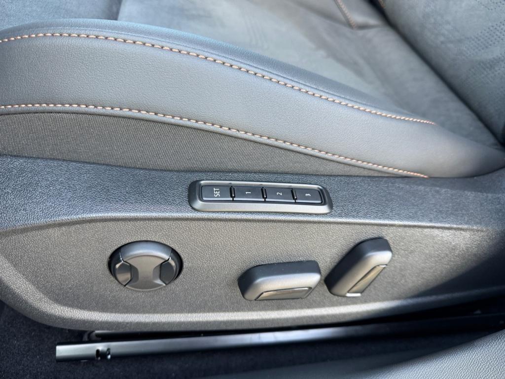 Leon SP VZ 1.5 e-HYB EDGE+LED+NAVI+ACC+KAMERA