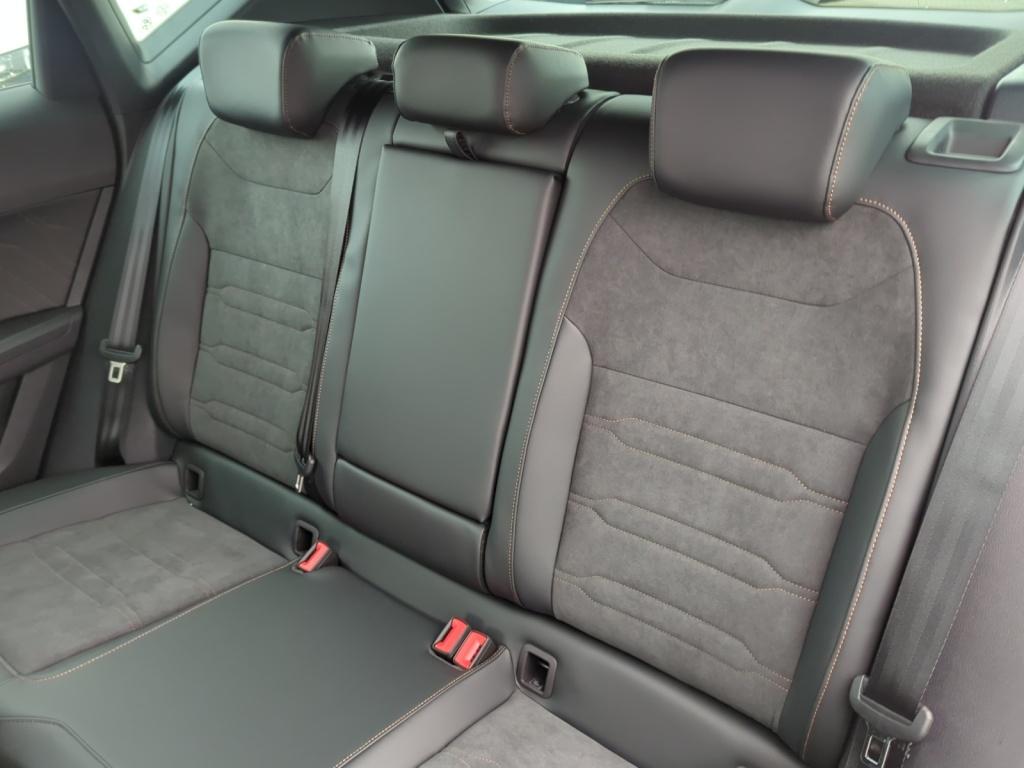 Ateca 1.5 TSI 7G-DSG+NAVI+SHZ+KESSY+AHK+360°KAM