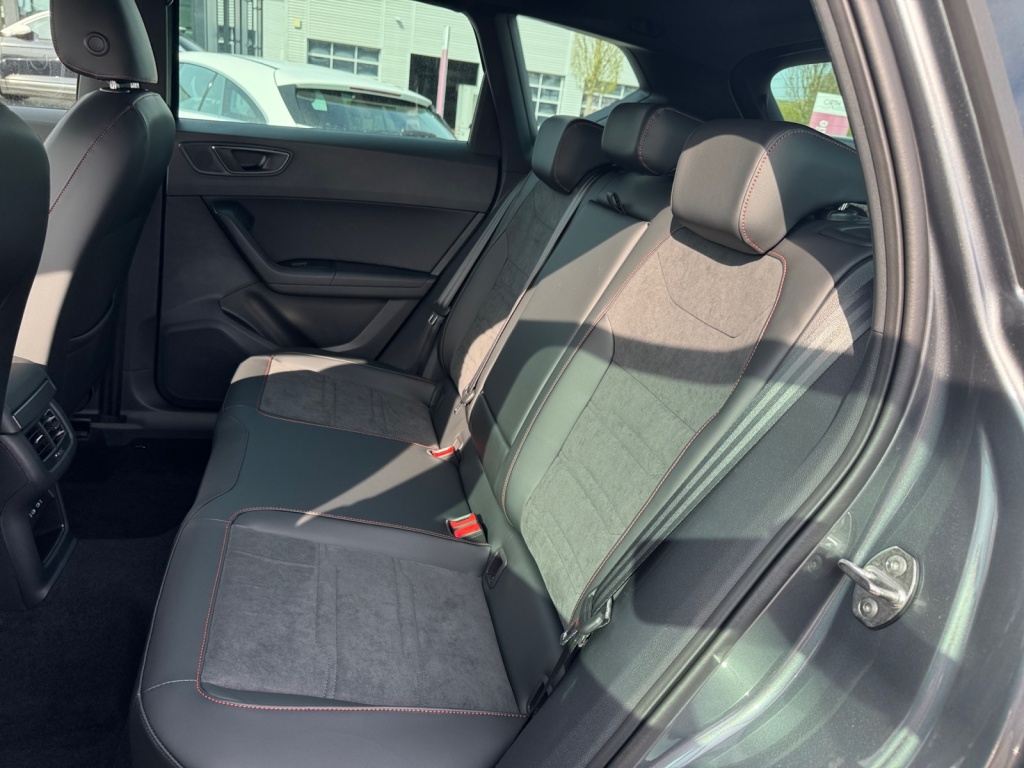 Ateca 2.0 TDI FR 7-G DSG+NAVI+AHK+KAMERA+LED AHK
