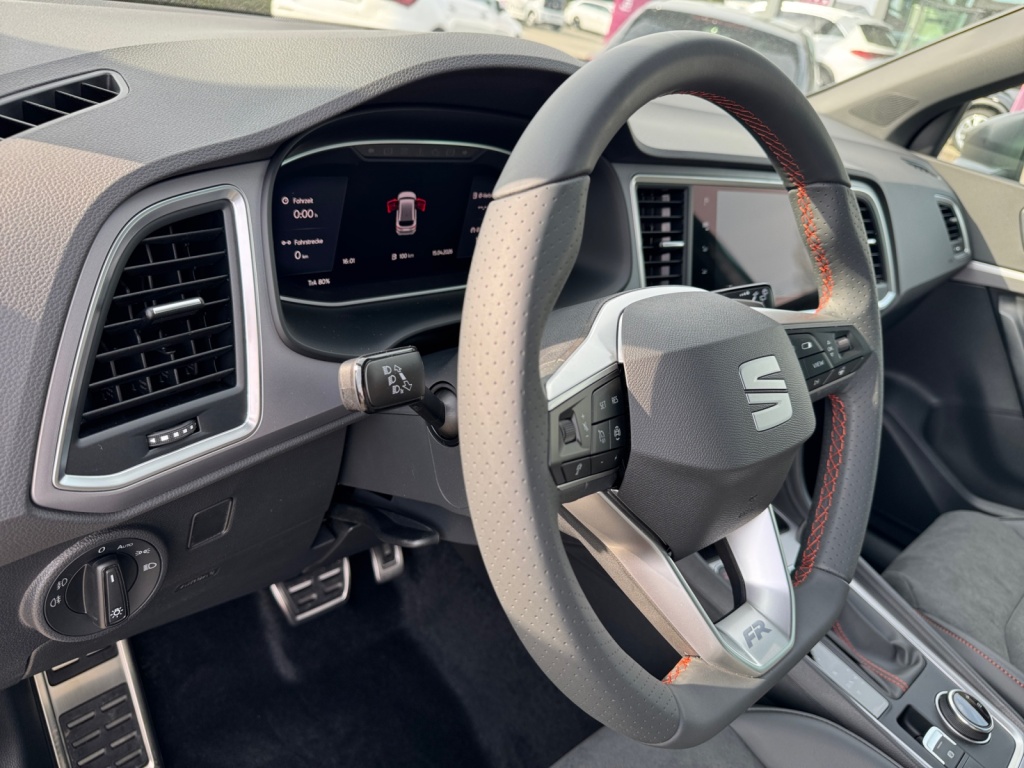 Ateca 2.0 TDI FR 7-G DSG+NAVI+SHZ+AHK+RFK ACC LM