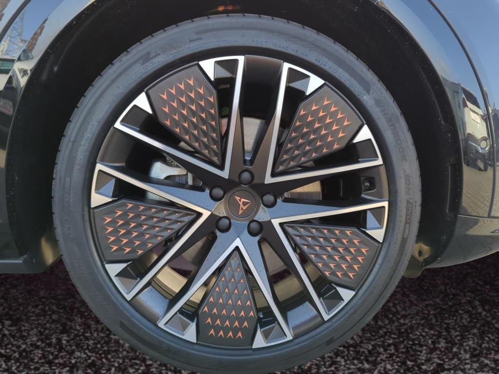 Tavascan EXTREME VZ 4Dr 340PS PANO+LED+LEDER 360