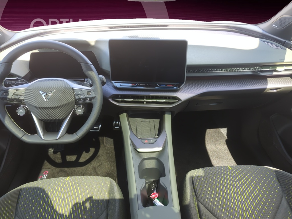 Raval VZ Extreme 226 PS 52 kWh PANO+NAVI+MATRIX