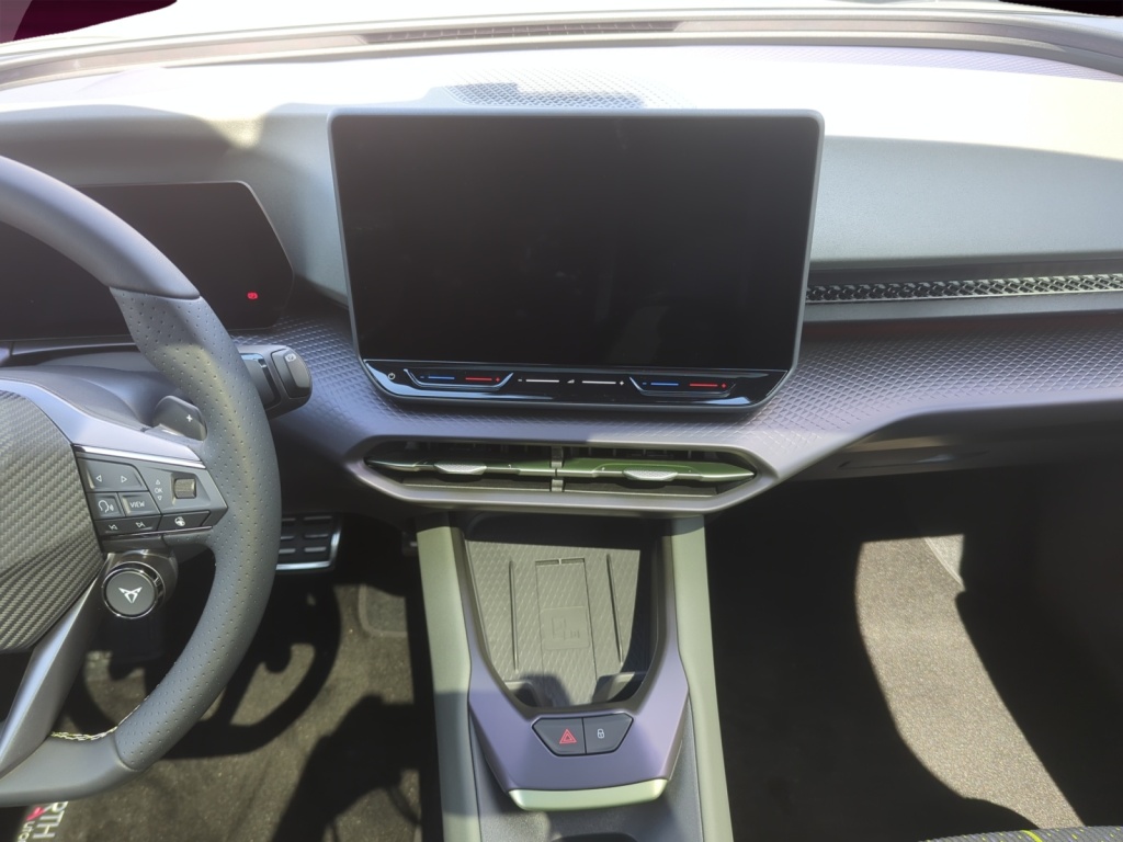 Raval VZ Extreme 226 PS 52 kWh PANO+NAVI+MATRIX