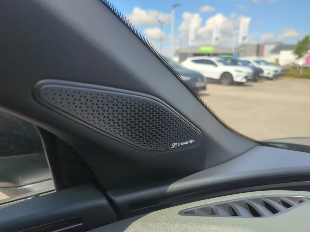 Raval VZ Extreme 226 PS 52 kWh PANO+NAVI+MATRIX