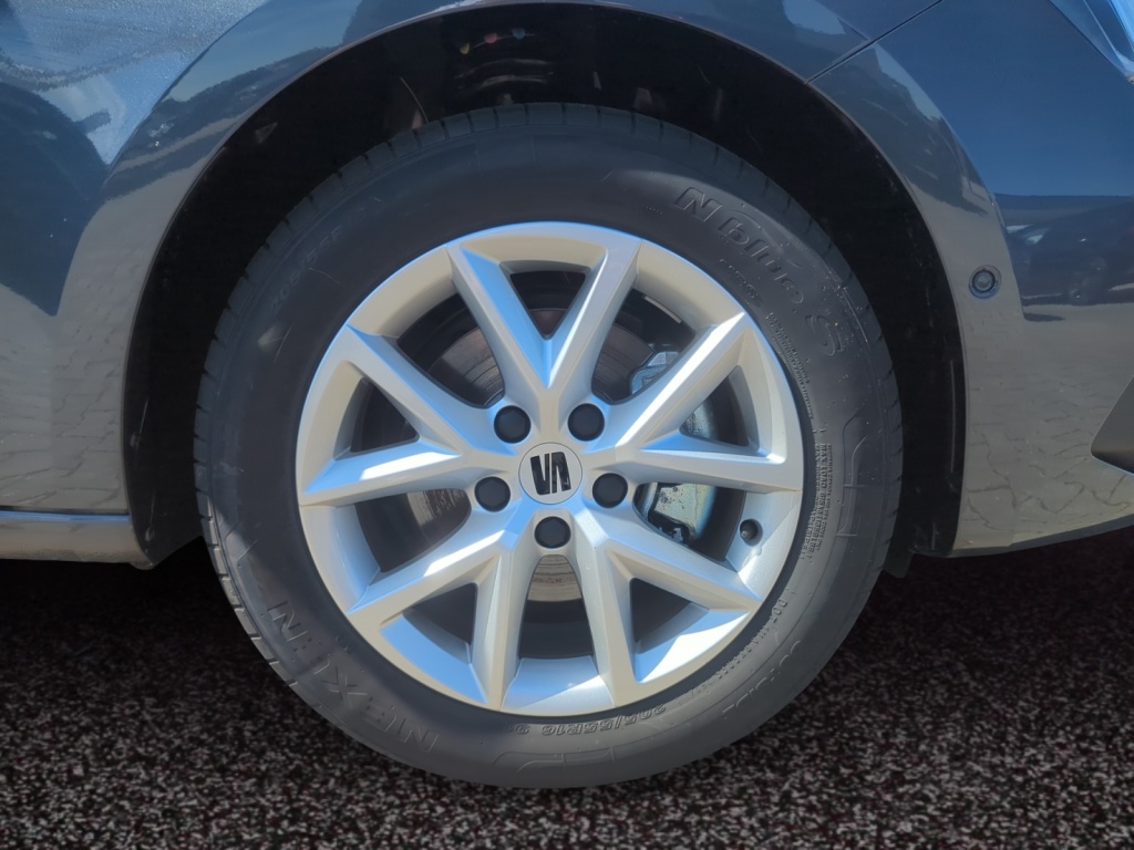 Leon 1.5 eTSI Road Edition DSG+NAVI+SHZ+PAKET M
