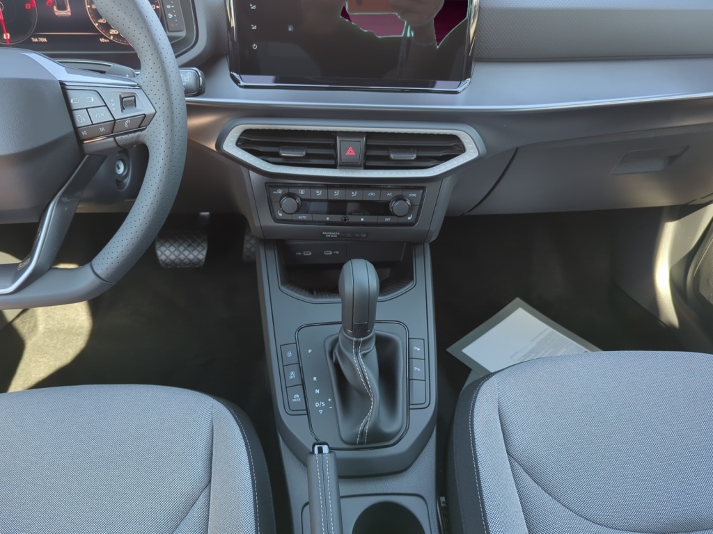 Arona 1.0 TSI FR DSG+NAVI+CARPLAY+SHZ+ACC+RFK LM