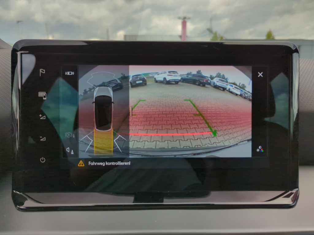 Arona 1.0 TSI FR DSG+NAVI+SHZ+SOUND+LED+18+RFK