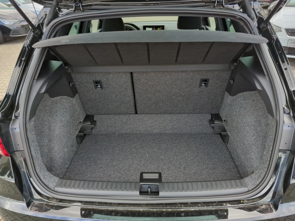 Arona 1.0 TSI FR DSG+NAVI+SHZ+SOUND+LED+18+RFK
