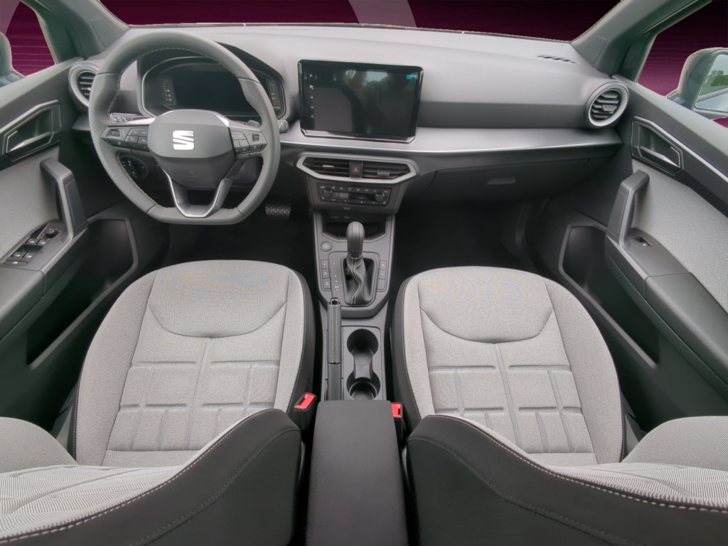 Arona 1.0 TSI FR DSG+NAVI+SHZ+ACC+RFK+LED+KEYLESS