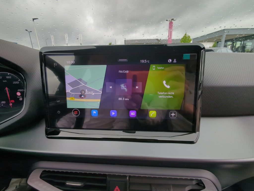 Arona 1.0 TSI FR DSG+NAVI+SHZ+ACC+RFK+LED+KEYLESS