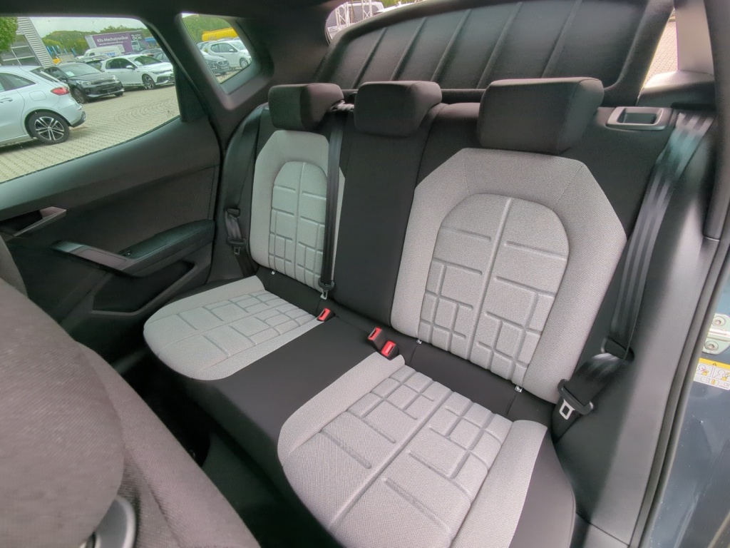Arona 1.0 TSI FR DSG+NAVI+SHZ+ACC+RFK+LED+KEYLESS