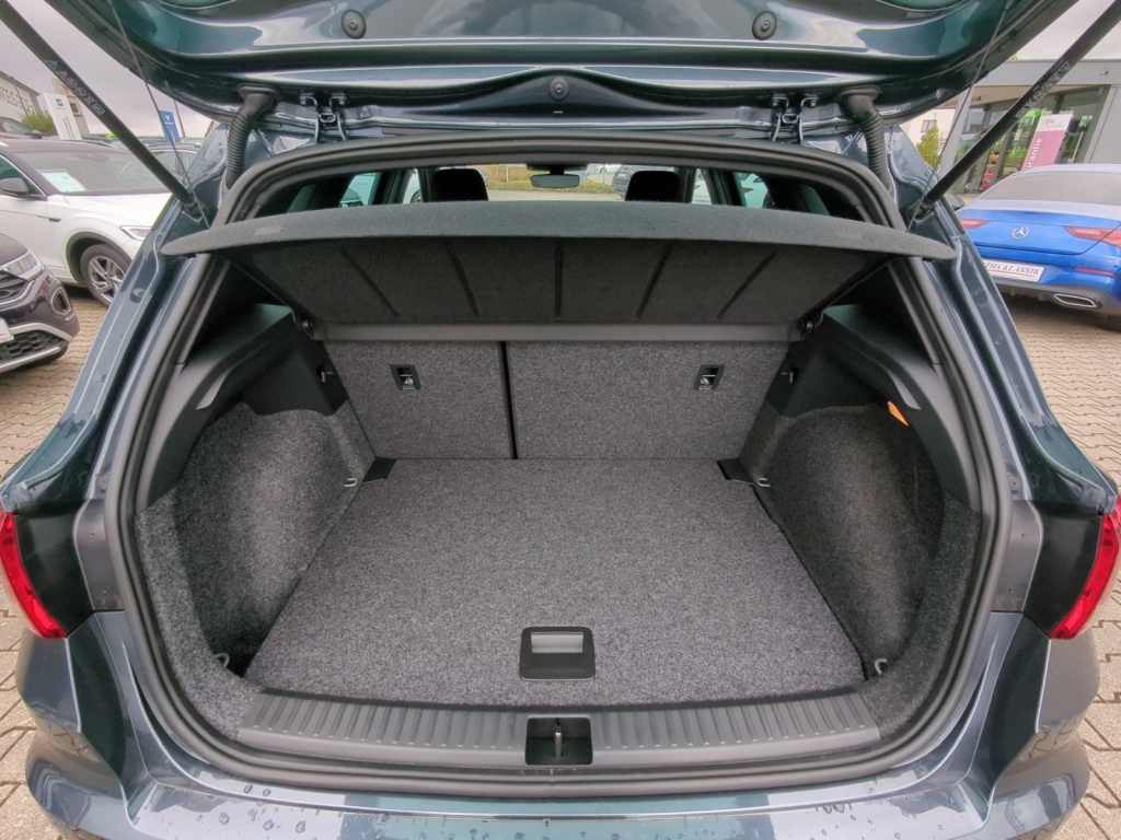 Arona 1.0 TSI FR DSG+NAVI+SHZ+ACC+RFK+LED+KEYLESS